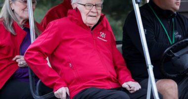 Warren Buffett proves, once again, why he’s the best