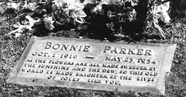 Why Bonnie and Clyde Still Aren’t Buried Together | Bonnie’s Niece Fights to Fulfill Their Final Wish