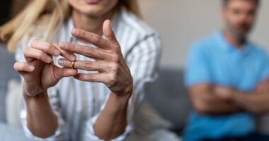 ¿It seems men mostly leave a marriage because they have another relationship, but women often leave just to have time for themselves,' says couples therapist Dr Kalanit Ben-Ari
