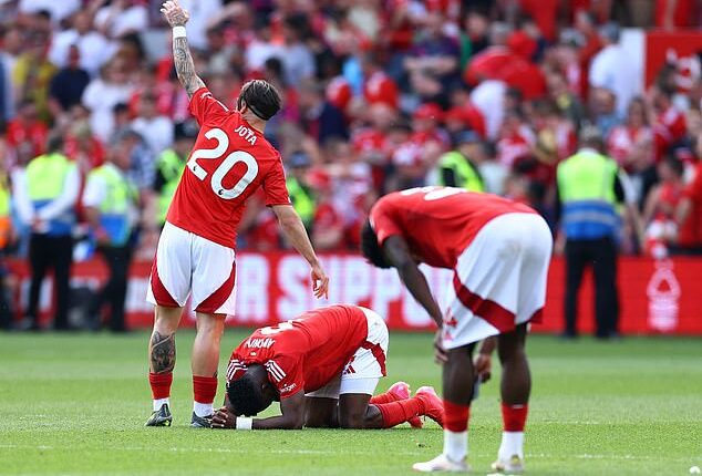 Taiwo Awoniyi suffered an injury at the end of Nottingham Forest's draw with Leicester but a mix-up meant he was not substituted right away