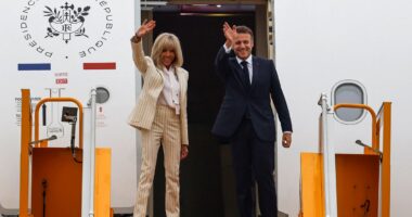 With a wave of his hand, Macron sends up ‘le slap’