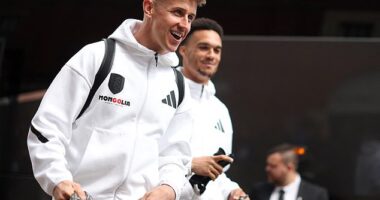 Wrexham hope to sign Fulham captain Cairney in the summer window in a show of ambition