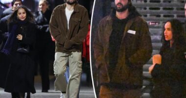 Zoë Kravitz, Noah Centineo 'blend in' on Brooklyn brunch date 