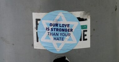 Sticker fighting anti-semitism