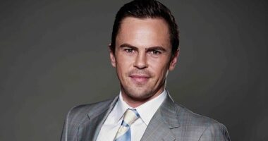 Former Foxtel executive Fraser Stark has died at the age of 48, following a battle with illness