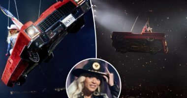 Beyoncé left dangling midair during 'Cowboy Carter' tour performance