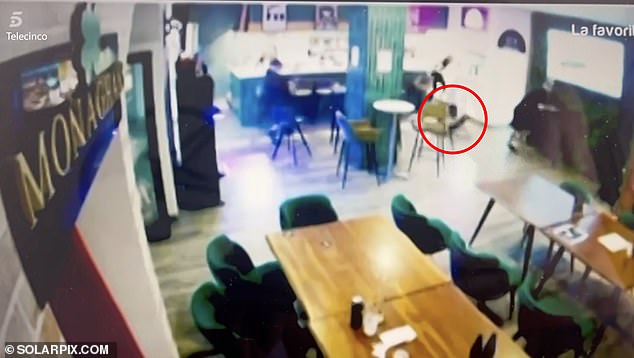 British nurse describes horrific scene inside Spanish bar where Scottish gangsters were shot dead - and reveals moving gesture she made to help one of the men as he lay dying
