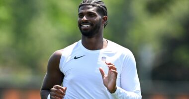 Cleveland Browns legend offered some advice to Shedeur Sanders.