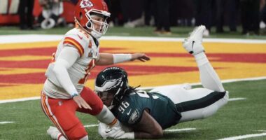 Eagles DC Vic Fangio Sends Message On All-Pro DT Jalen Carter