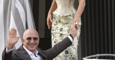 Breezing into his second marriage with a distinctly Italian aesthetic that is both fresh and distinctly modern ¿ crisp white shirt, open collar and a suit no doubt made the finest Italian linen that money can buy ¿ Bezos, looks as comfortable as Sanchez looks contained.