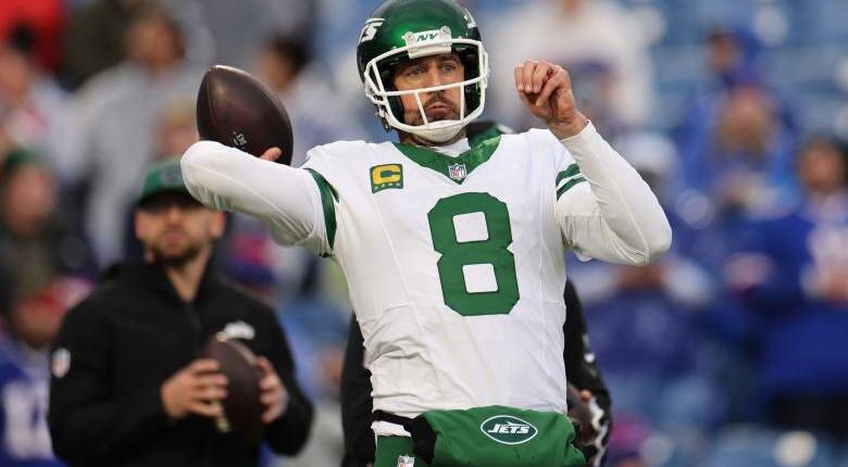 Former Jets QB Defends Aaron Rodgers' Play in 2024