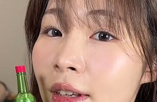 Guava Shuishui, known online as Guava Beauty, known for tasting her products as she tested them, has died aged 24