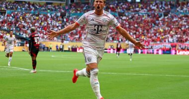 Harry Kane scored twice as Bayern Munich beat Flamengo at the Club World Cup on Sunday
