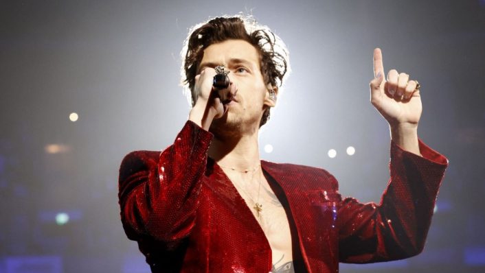 Harry Styles Reportedly Seen Kissing Mystery Woman at Glastonbury Festival