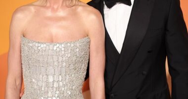 Fans of Katy Perry believe that the pop star may have hinted at her split with Orlando Bloom on her recent album, 143