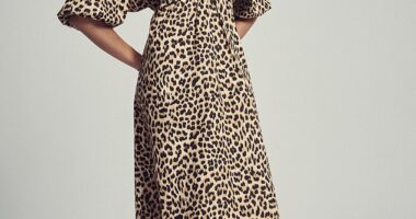 I'm a fashion expert. Here are the seven anti-ageing outfits every woman over 50 needs this summer