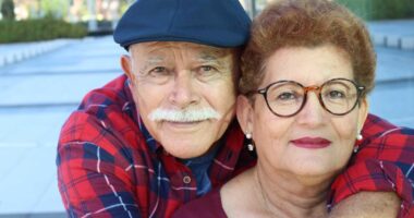 I’m in my 80s and have 2 kids. How do I choose between them to be my executor?