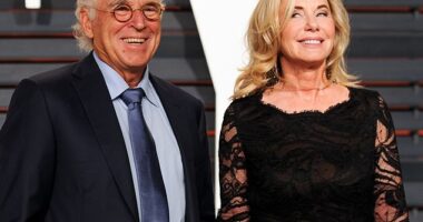 A legal battle is brewing over the estate of late singer Jimmy Buffett. The Margaritaville singers’s widow Jane Buffett said in legal docs she believes the executor of the state is not being forthright about the $275 million in it. Pictured in LA in 2015