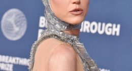 Katy Perry is swooning over Lauren Sanchez's bridal outfit on the day of her wedding