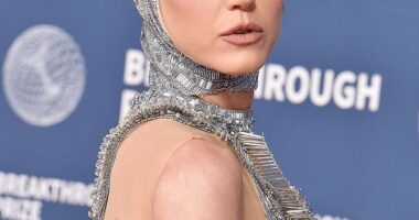 Katy Perry is swooning over Lauren Sanchez's bridal outfit on the day of her wedding