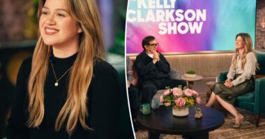 Kelly Clarkson 'had a bit of a breakdown' over fears of quitting her talk show: report