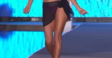 Lauren Sanchez fawned over Bethenny Frankel's enviable physique after she stunned on the Sports Illustrated Swimsuit runway in a barely-there bikini