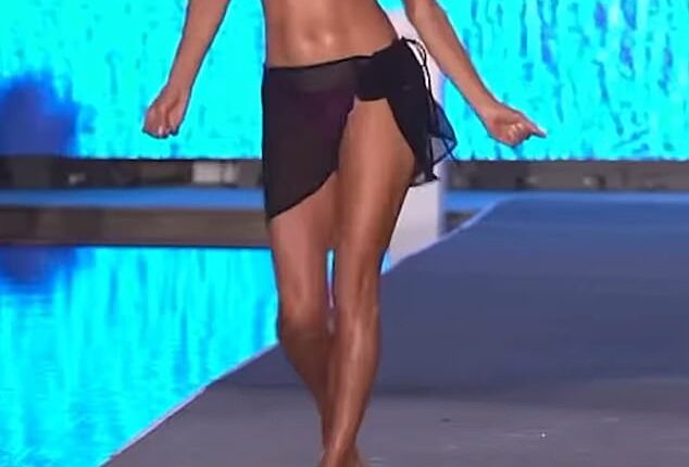 Lauren Sanchez fawned over Bethenny Frankel's enviable physique after she stunned on the Sports Illustrated Swimsuit runway in a barely-there bikini