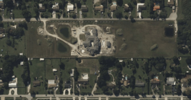 Celebrity Net Worth logo