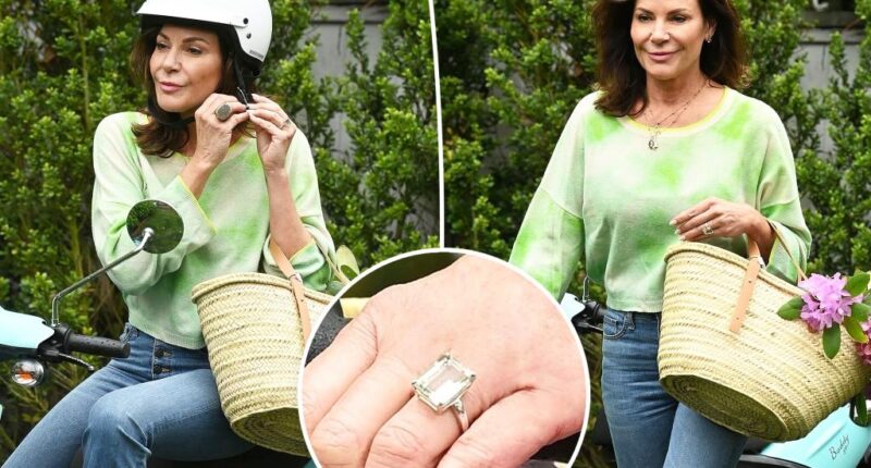 Luann de Lesseps sparks engagement rumors with diamond ring