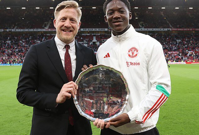 Manchester United Academy Director Nick Cox (left) is leaving the football club this summer