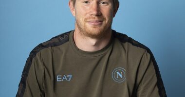 Napoli have confirmed the signing of Kevin De Bruyne after his Manchester City exit