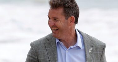 New Zealand Rugby chief executive Mark Robinson resigns