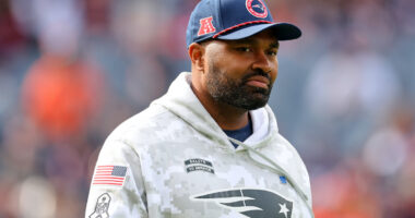 Patriots Predicted to Leave Pair of Wasted Jerod Mayo Draft Picks Off Roster