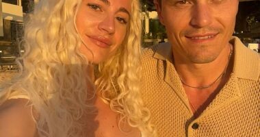 Pixie Lott has announced that she is pregnant with her second child live on stage at London's Mighty Hoopla