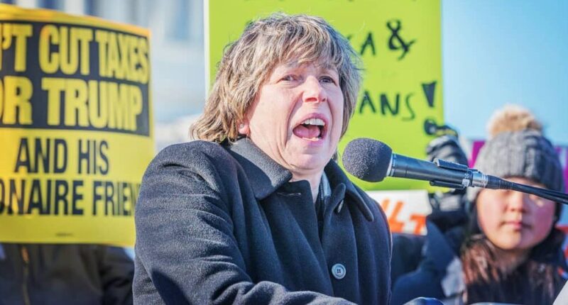 Randi Weingarten Resigns from Democratic National Committee.