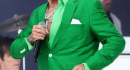 Rod Stewart made sure to put on an jam-packed Glastonbury performance on Sunday evening, but he had to let his backing singers take over midway through his set