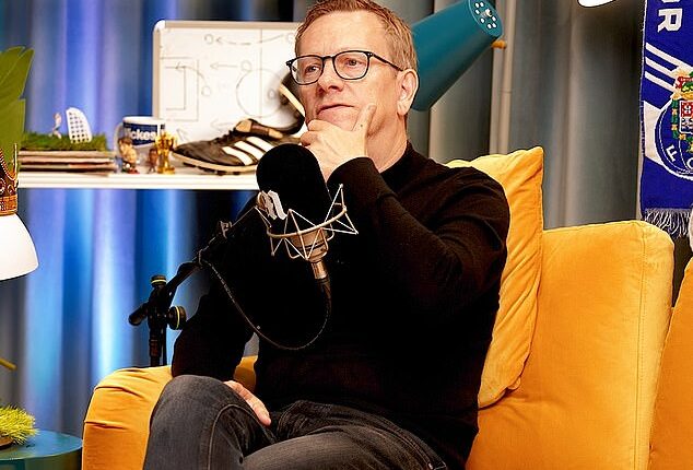 Ian Ladyman told ex-elite referee Mark Clattenburg about a particularly extraordinary exchange he had with former Premier League manager Sam Allardyce. Listen now