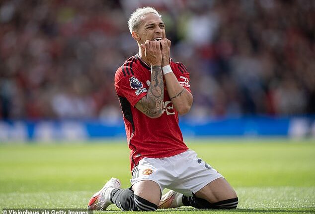 Italian side Como have reportedly tried to sign Manchester United outcast Antony this week