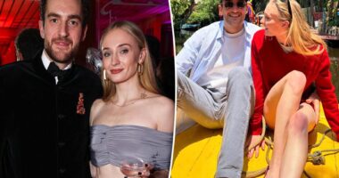 Sophie Turner and Peregrine Pearson get cozy at Glastonbury