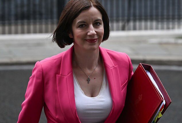 Young women should be having more children and sooner, Bridget Phillipson, the minister for women and equality has urged