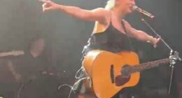 Taylor Swift made a stunning return to the stage at the concert hosted by Travis Kelce
