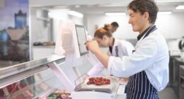 Teens from upper-income families are far more likely to work summer jobs than poor teens. What’s going on?