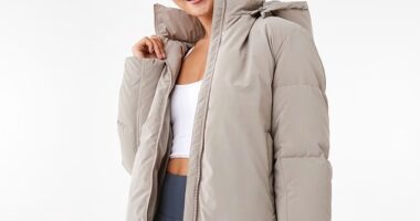 The affordable Active Women's Mid-Length Puffer Jacket quietly relaunched in stores earlier this month. In previous years the buy has taken customers by storm. The quilted puffer jacket features a drop shoulder design, high neck and detachable hoodie