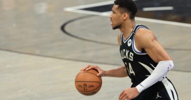 Trade Pitch Sees Jazz Land Giannis Antetokounmpo in Stunning Deal With Bucks