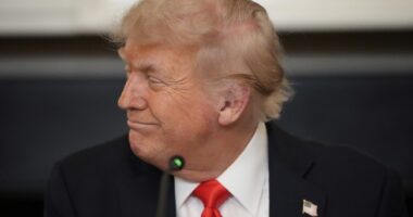 Trump Masterfully Trolls Fed Chairman 'Too Late' Powell Over Interest Rates, Pens Hand-Written Note – RedState