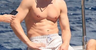 Swedish striker Viktor Gyokeres is soaking up the sun in style during his summer getaway to Mykonos, Greece