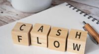10 dividend stocks with yields up to 6.92% and plenty of cash flow for higher payouts