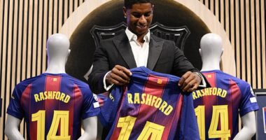 Marcus Rashford completed his loan move to Barcelona from Man United on Wednesday