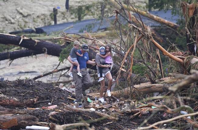 Amazing Rescue of Woman in Tree, Stunning Video Shows Just How Fast TX Flood Waters Rose – RedState
