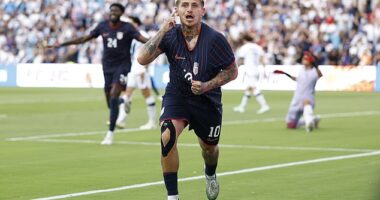 Diego Luna scored twice in the first 15 minutes to send America through to the Gold Cup Final